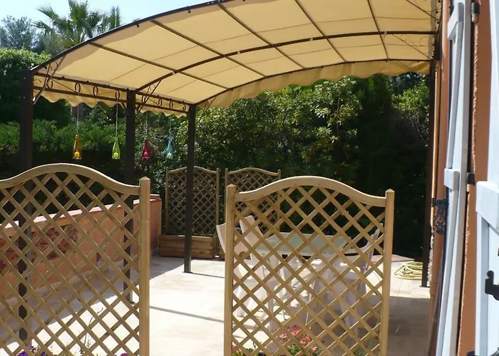 Bed & Breakfast L'ecureuil De L'esterel 4*