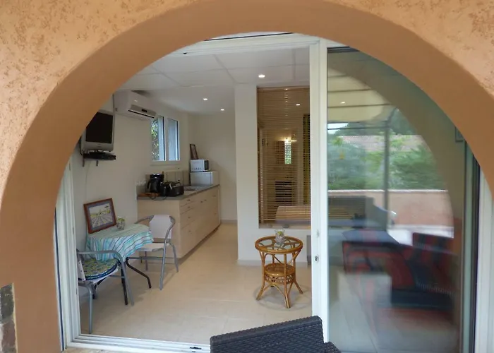 Bed & Breakfast L'ecureuil De L'esterel 4*