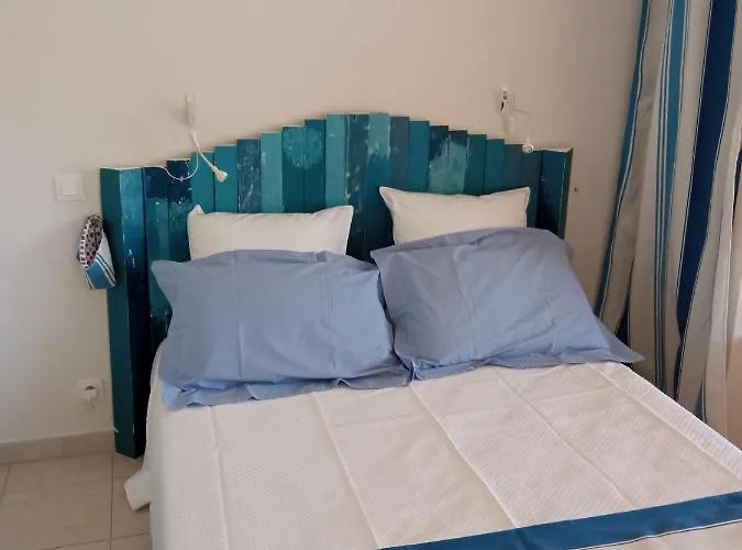 לינה וארוחת בוקר L'ecureuil De L'esterel 4*